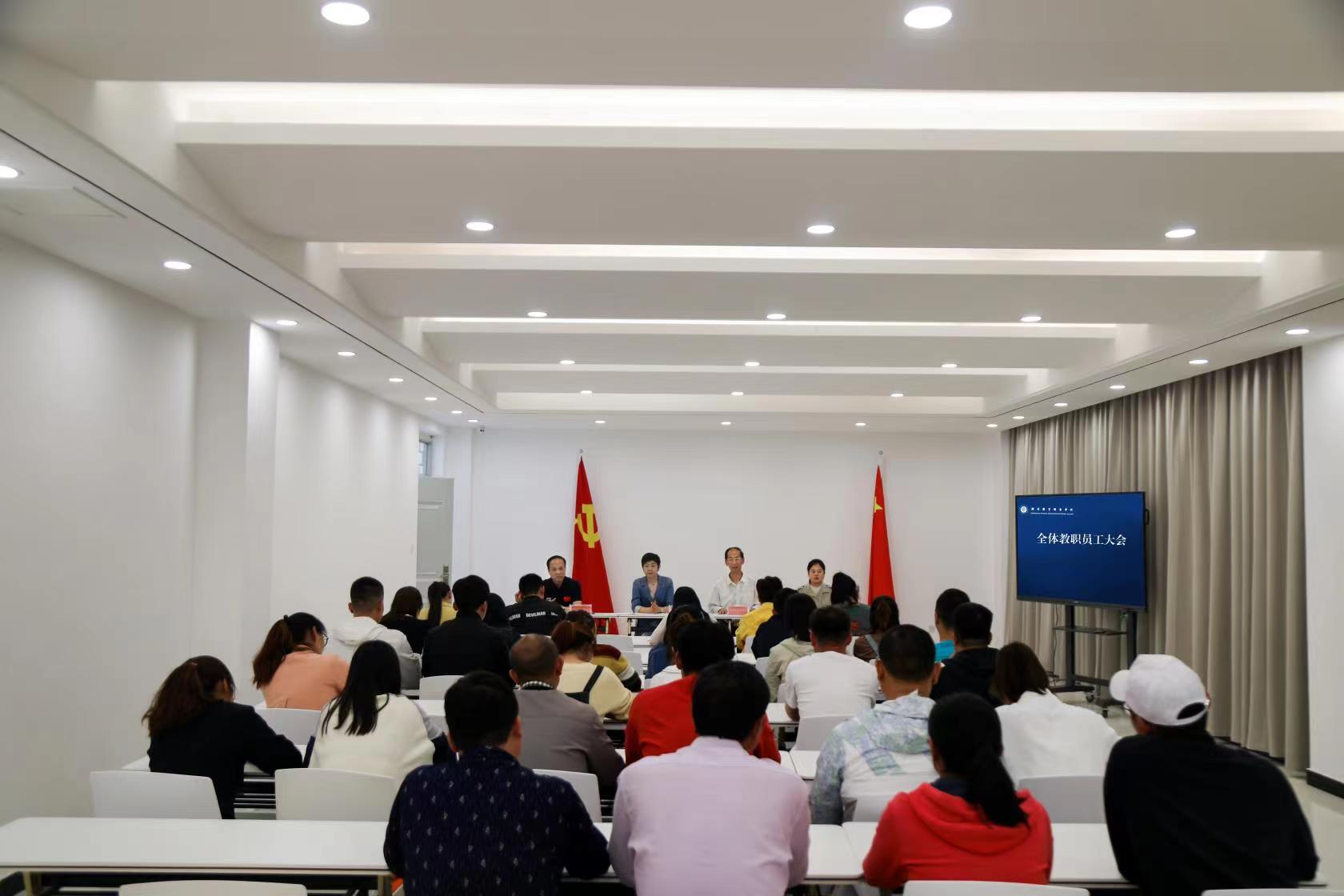 ug环球手机版图片