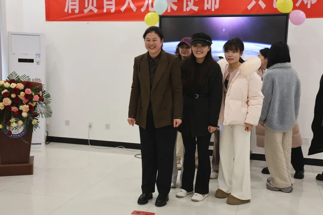 ug环球APP下载图片