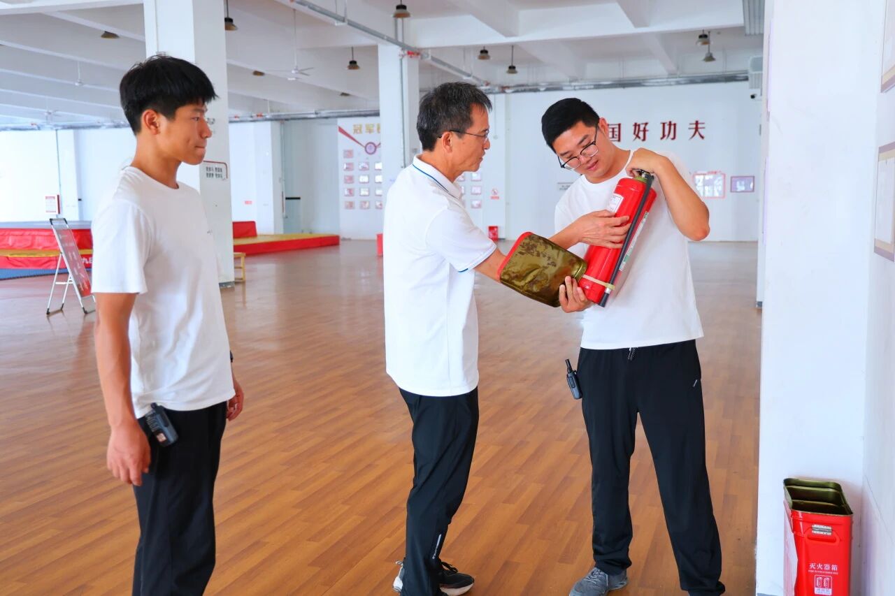 ug环球手机版图片