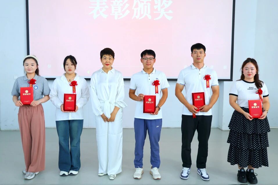ug环球手机版图片