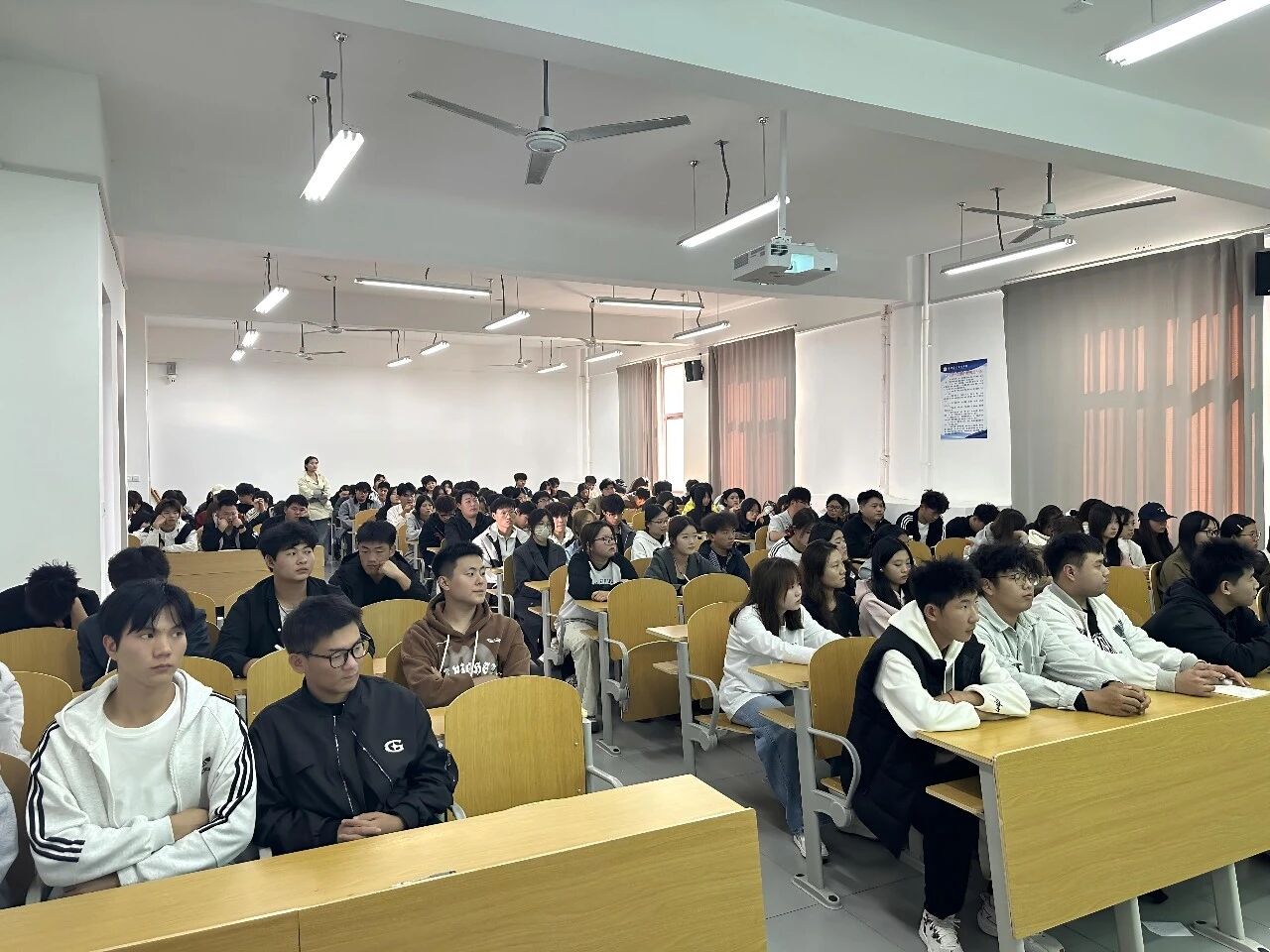 ug环球体育频道图片